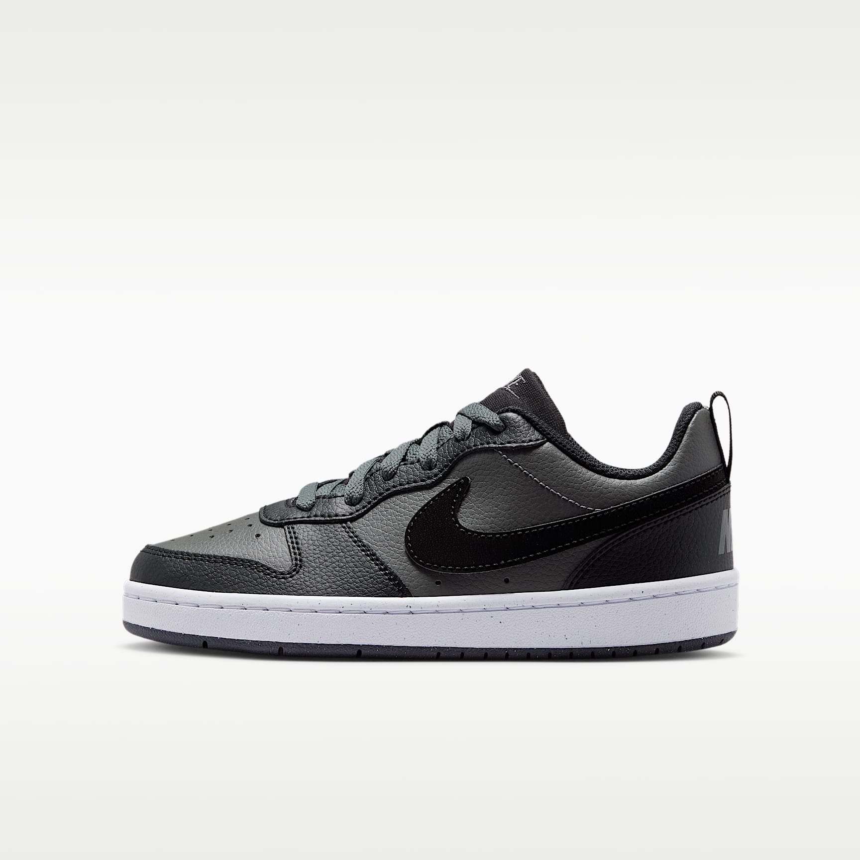 Nike Court Borough Low sko til store barn. Nike NO